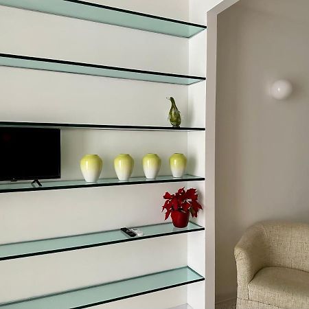 Modern Apartment Navigli Milan Luaran gambar
