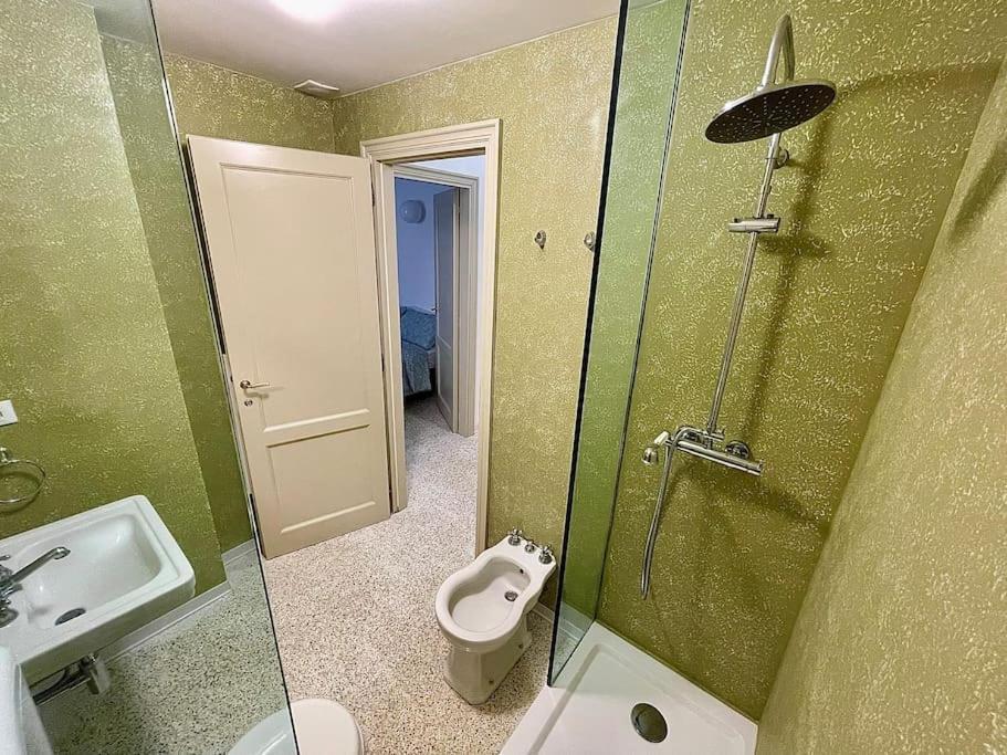 Modern Apartment Navigli Milan Luaran gambar