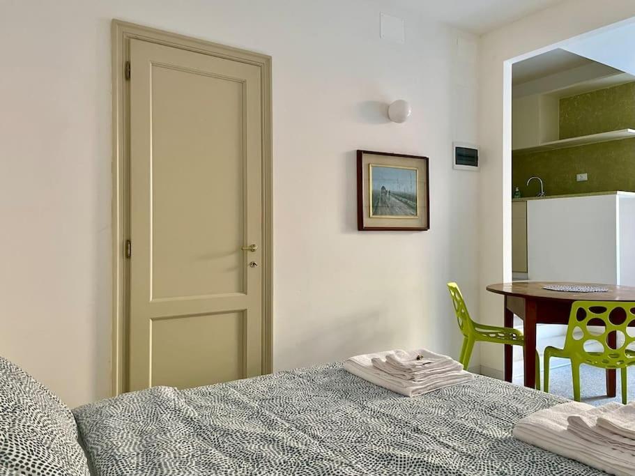 Modern Apartment Navigli Milan Luaran gambar