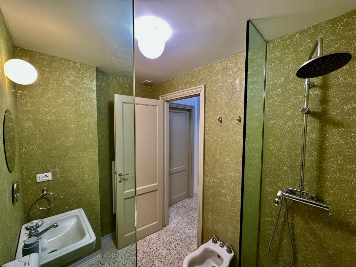 Modern Apartment Navigli Milan Luaran gambar