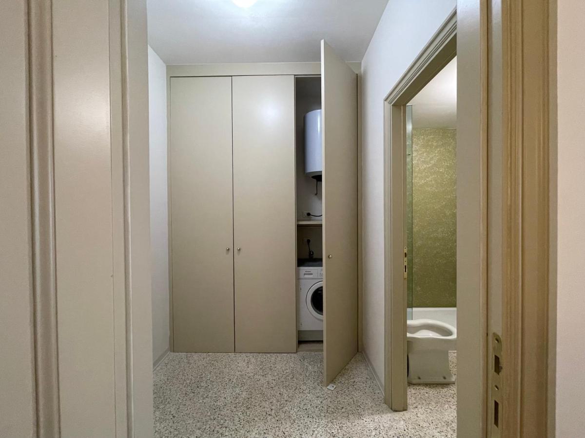 Modern Apartment Navigli Milan Luaran gambar